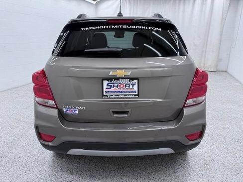 Used 2022 Chevrolet Trax LT w/ Driver Confidence Package AWD/4WD image 3