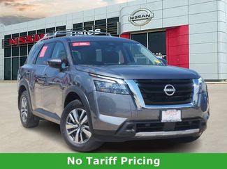 Certified 2025 Nissan Pathfinder SL video 1