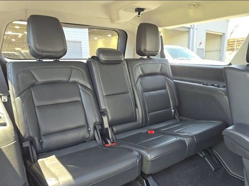 Used 2025 Lincoln Navigator L Reserve AWD/4WD image 15