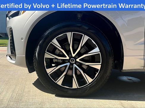 Used 2025 Volvo XC60 B5 Plus image 11