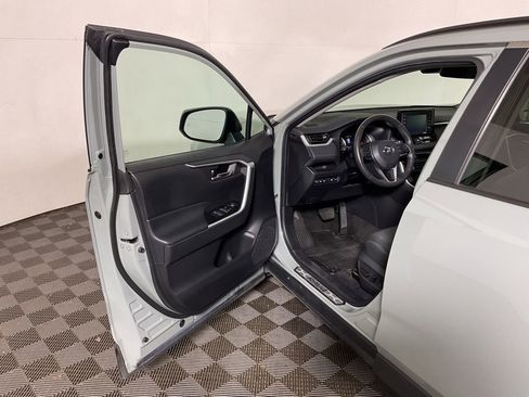 Used 2022 Toyota RAV4 XLE w/ Convenience Package AWD/4WD image 20