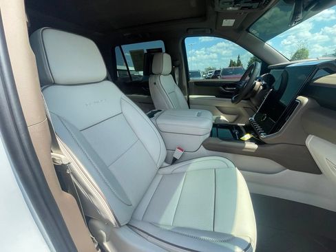 Used 2026 GMC Yukon Denali w/ Denali Reserve Package AWD/4WD image 27