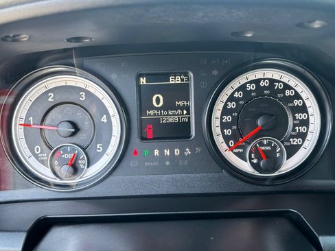 Used 2016 RAM 1500 Classic SLT w/ Cold Weather Group AWD/4WD image 16