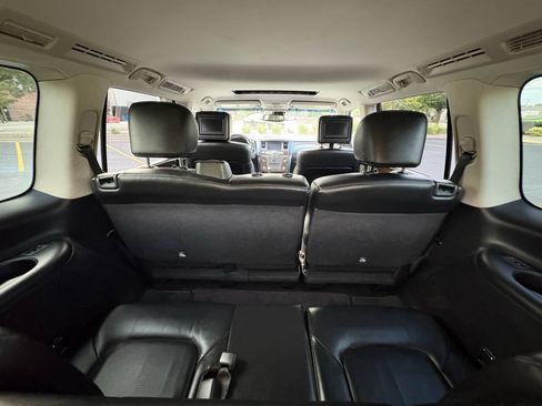 Used 2017 INFINITI QX80 4WD w/ Driver Assistance Package image 30