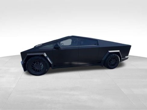 Used 2025 Tesla Cybertruck AWD Crew Cab image 6