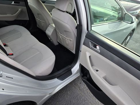 Used 2017 Hyundai Sonata SE image 13