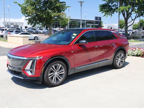 Used 2024 Cadillac Lyriq Luxury RWD image 5