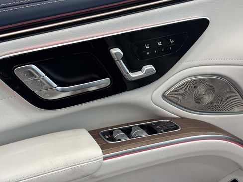 Certified 2023 Mercedes-Benz EQS 580 4MATIC Sedan image 11