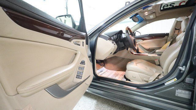 Used 2011 Cadillac CTS Luxury RWD image 9