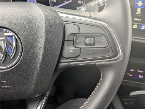 Used 2023 Buick Envision Essence image 18