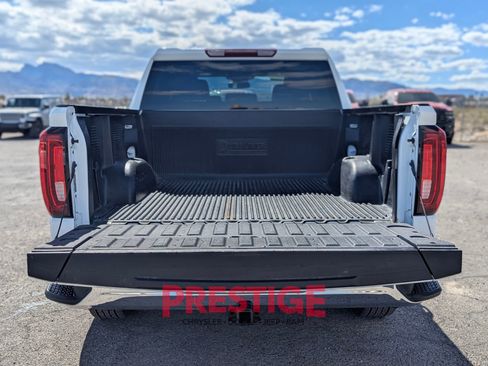 Used 2025 GMC Sierra 1500 SLT AWD/4WD image 14