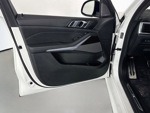 Used 2024 BMW X5 sDrive40i w/ M Sport Package RWD image 21