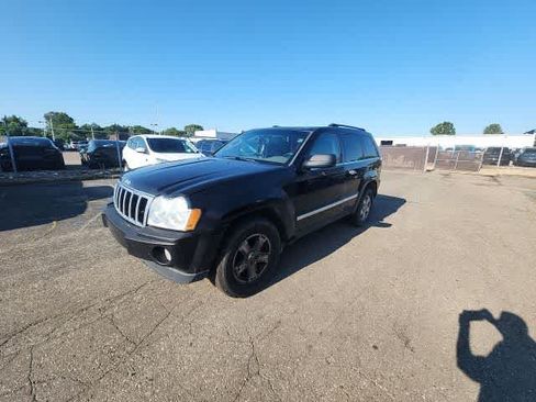 Used 2007 Jeep Grand Cherokee Limited w/ Trailer Tow Group IV AWD/4WD image 30