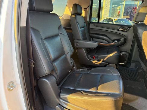 Used 2020 Chevrolet Suburban Premier image 13