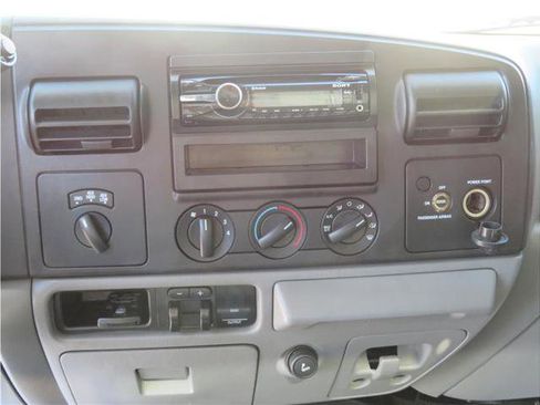 Used 2006 Ford F250 XL image 6