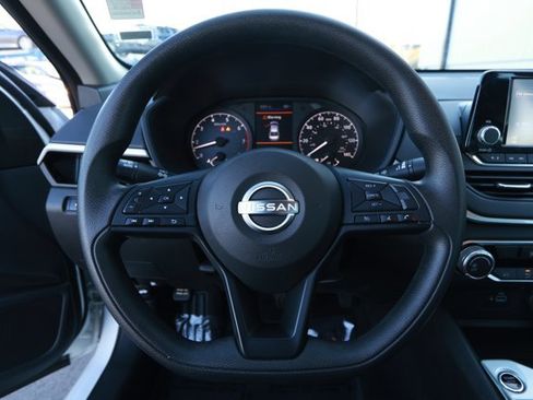 Used 2024 Nissan Altima 2.5 S image 11