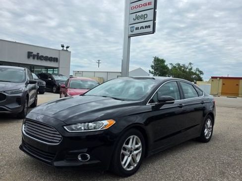 Used 2016 Ford Fusion SE w/ Equipment Group 202A FWD image 1