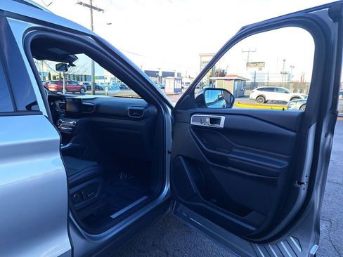 Used 2020 Ford Explorer Limited w/ Class III Trailer Tow Package image 16