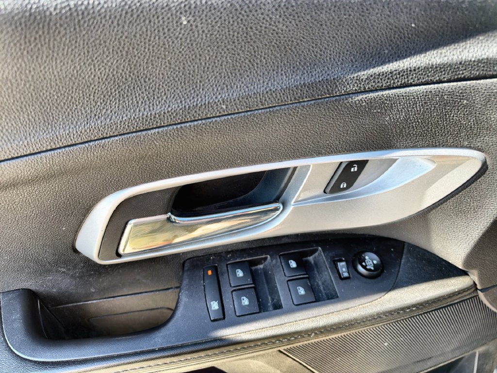 Used 2017 Chevrolet Equinox LS AWD/4WD image 8