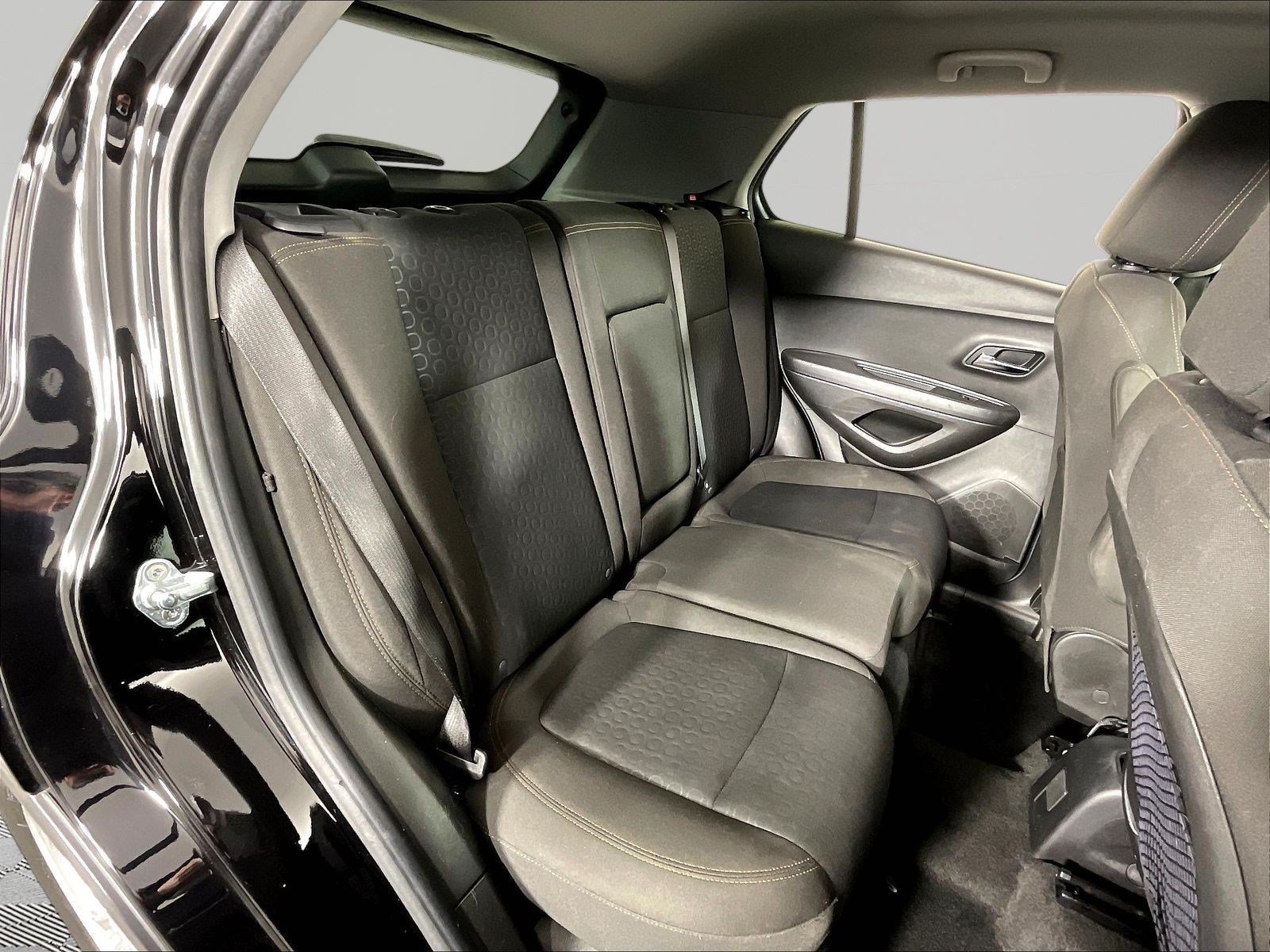 Used 2020 Chevrolet Trax LS w/ Tint and Cruise Package FWD image 23