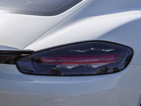 Used 2018 Porsche 718 Cayman S RWD image 14