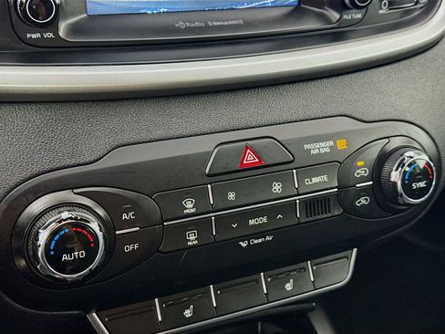 Used 2017 Kia Sorento AWD w/ LX Convenience Package image 14