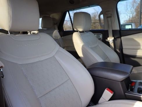 Used 2021 Ford Explorer Platinum w/ Equipment Group 601A image 43