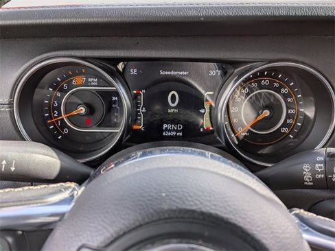 Used 2019 Jeep Wrangler Unlimited Sahara w/ Cold Weather Group image 10