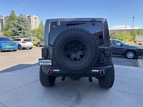 Used 2017 Jeep Wrangler Unlimited Rubicon w/ Connectivity Group AWD/4WD image 7