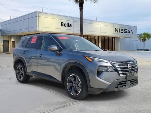 Used 2025 Nissan Rogue SV FWD image 9