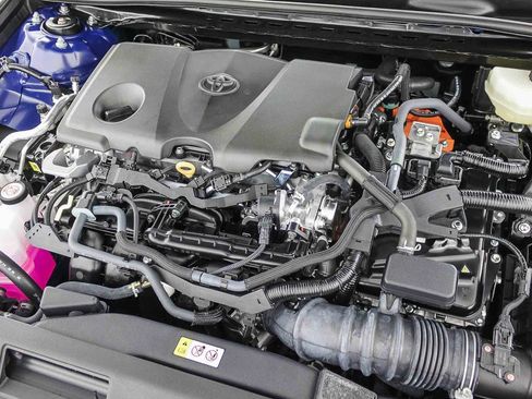 Used 2025 Toyota Camry LE w/ Convenience Package image 27