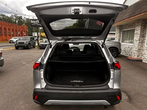 Used 2023 Toyota Corolla Cross XLE AWD/4WD image 19