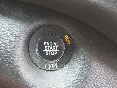 Used 2020 Jeep Cherokee Limited image 29