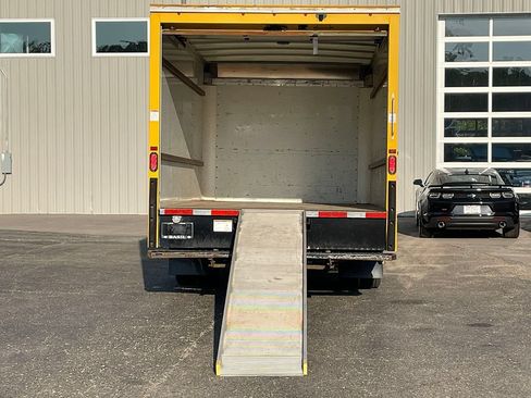 Used 2021 GMC Savana 3500 Extended w/ Power Convenience Package RWD image 14