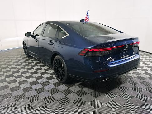 Used 2023 Honda Accord Touring image 5