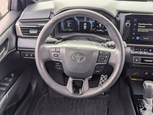 Used 2025 Toyota Camry XSE image 19