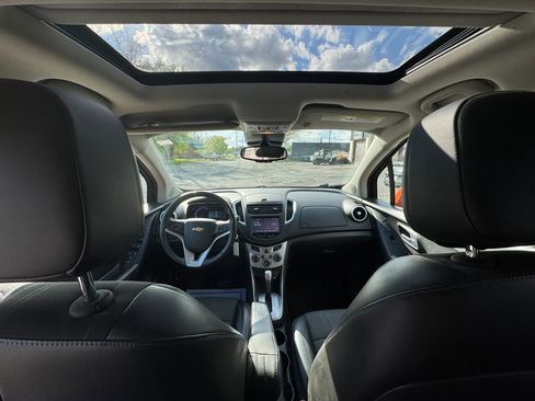 Used 2015 Chevrolet Trax LT w/ LT Sun and Sound Package AWD/4WD image 23