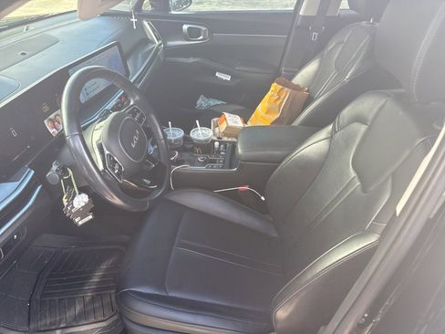Used 2024 Kia Sorento S image 10