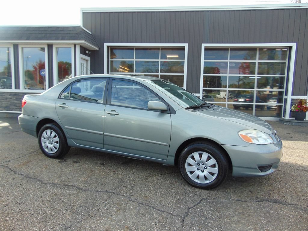 Used 2004 Toyota Corolla LE FWD image 1
