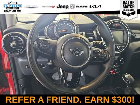 Used 2019 MINI Cooper 4-Door Hardtop w/ Premium Package FWD image 19