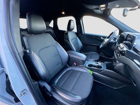 Used 2025 Ford Escape ST-Line Select image 26