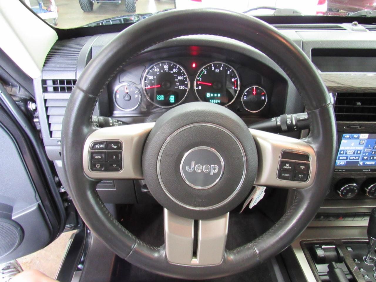 Used 2012 Jeep Liberty Limited Jet w/ Chrome Accents Group AWD/4WD image 17