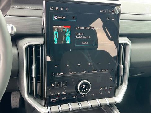 New 2026 GMC Acadia Elevation image 10