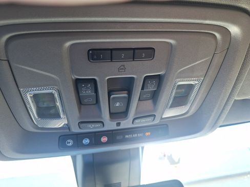 Used 2020 GMC Sierra 1500 SLT image 32