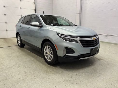 Used 2022 Chevrolet Equinox LT FWD image 2
