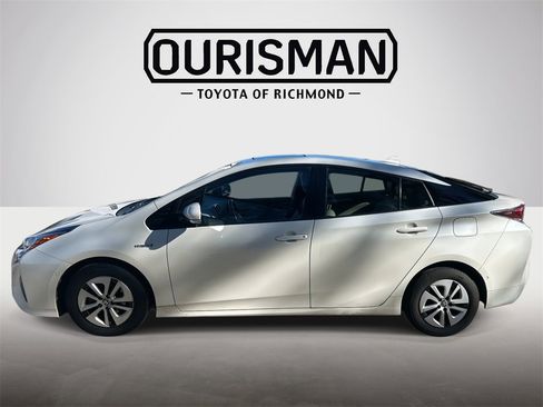Used 2017 Toyota Prius Four image 8