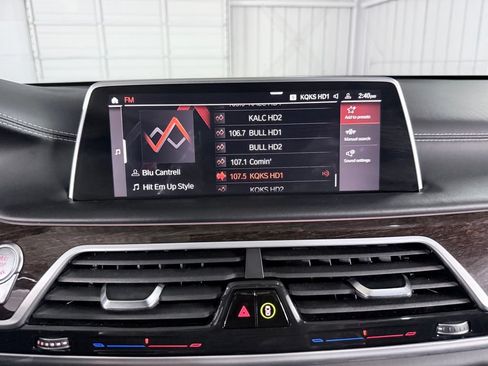 Used 2022 BMW 750Li xDrive AWD/4WD image 38