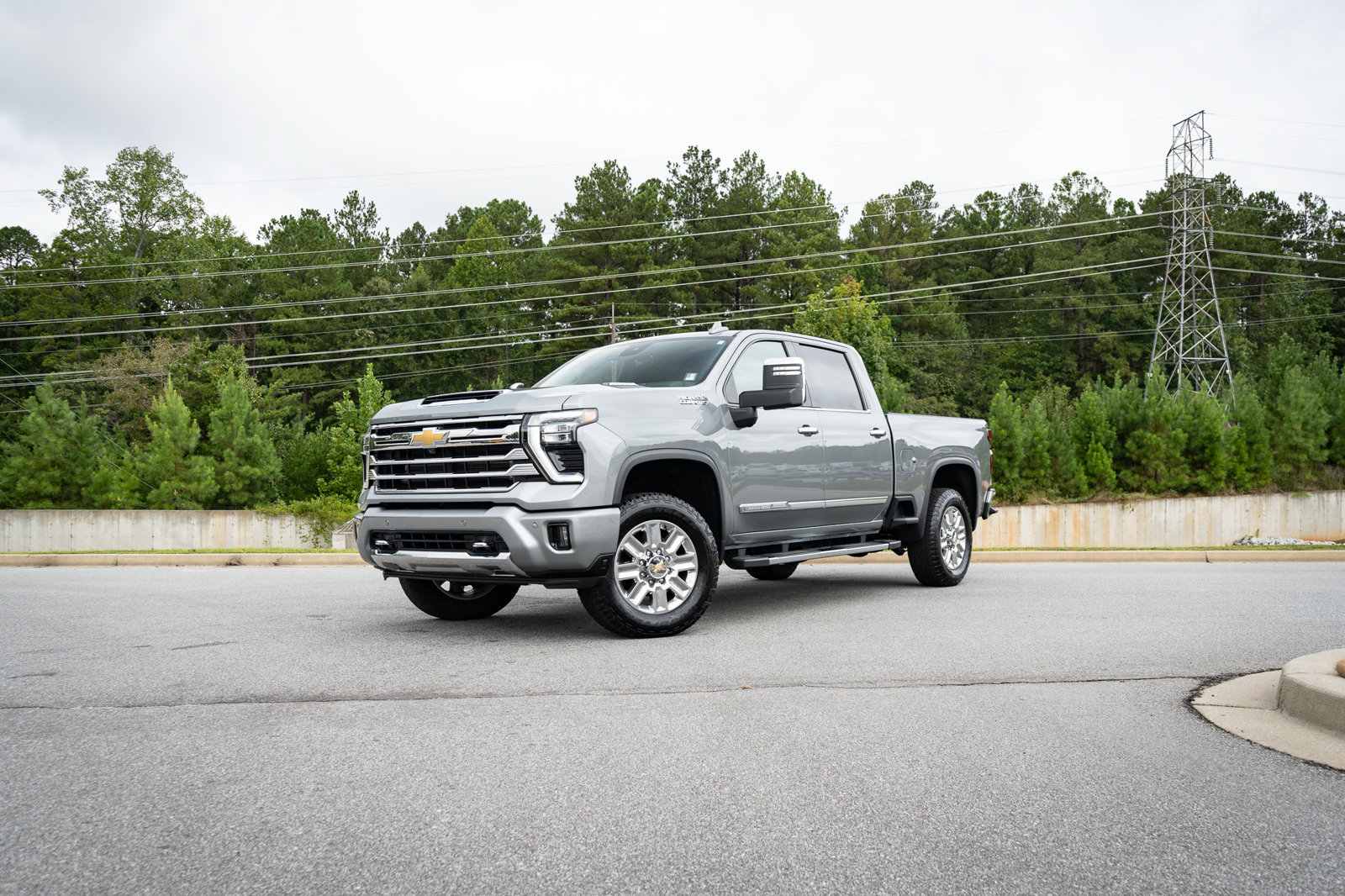 Used 2025 Chevrolet Silverado 2500 High Country w/ Technology Package AWD/4WD image 1