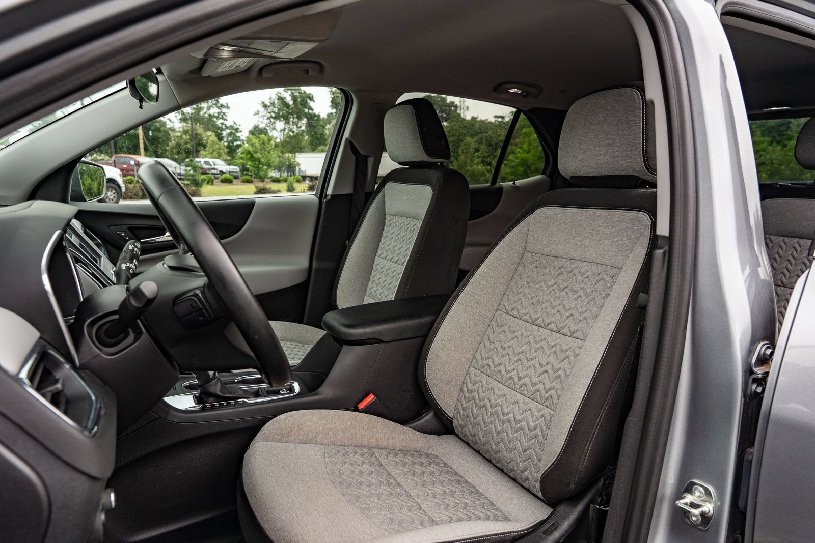 Used 2024 Chevrolet Equinox LT w/ Driver Convenience Package FWD image 19