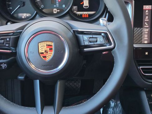 New 2026 Porsche Macan image 17